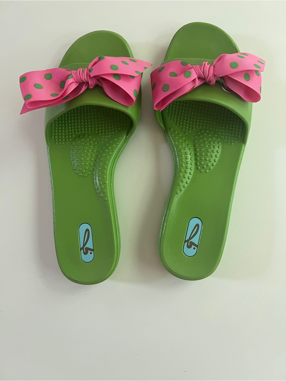 Women’s Green Bow OKA.b Flip Flops